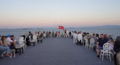 TUZLA BELEDİYESİ, İSTANBULLULARA MEHTAP TURLARI İLE DENİZ KEYFİ YAŞATIYOR