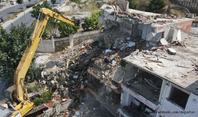 17 Ağustos Marmara Depremi’nin 24’üncü yılında 70 konut yıkıldı