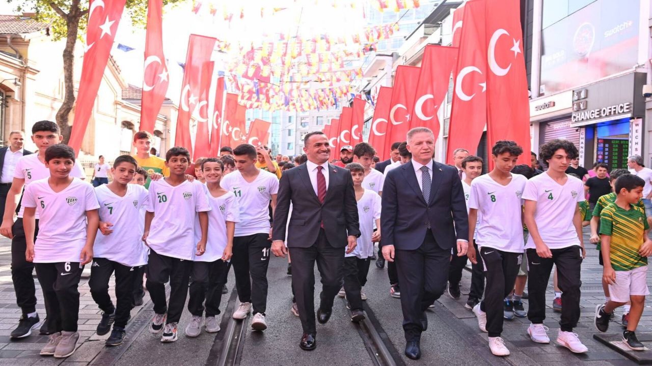 30 Ağustos Zafer Bayramı İstiklal Yürüyüşü İle Kutlandı