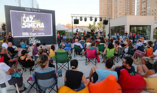 ATAŞEHİR’DE “CAZ VE SİNEMA GÜNLERİ” KEYİF DOLU BİR FESTİVAL ATMOSFERİ YAŞATIYOR