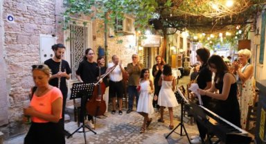 Ayvalık’ta Hayal Melodileri Sergisi açıldı