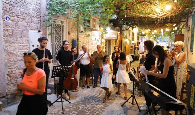 Ayvalık’ta Hayal Melodileri Sergisi açıldı