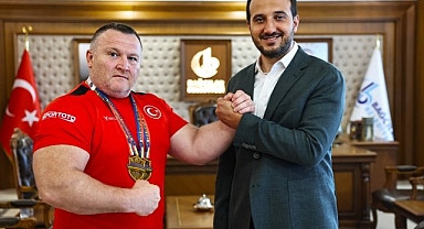 Bağcılar Belediyesi Bilek Güreşi Eğitmeni Dünya Şampiyonu Oldu