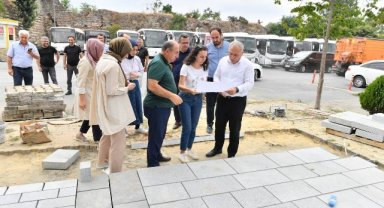 Başkan Turan Topkapı Kaleiçi Meydanı'nın Taş Örneklerini Seçti