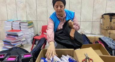Deprem bölgesi Hatay’daki çocuklara kırtasiyeliklerle dolu çantalar gönderildi