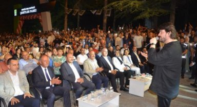 EREĞLİ BELEDİYESİ ŞEHİTLER PARKI AHMET ŞAFAK KONSERİYLE AÇILDI