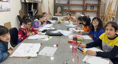 FATİH SANAT AKADEMİSİ YAZ BOYUNCA EĞİTİMLERİNE DEVAM EDİYOR