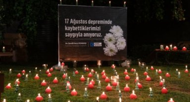 Gölcük Depremi'nin 24. yıldönümünde Kadıköy'de anma töreni