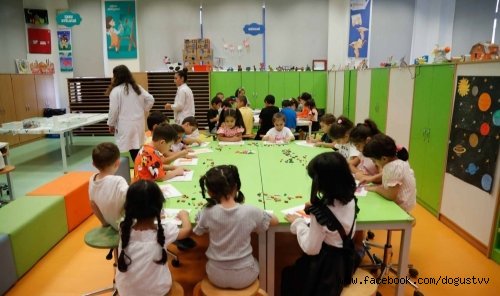 MİNİK ELLER ÇOCUK ATÖLYESİ’NDE BULUŞTU