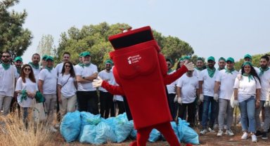 Ormandan 52 kilo atık topladılar