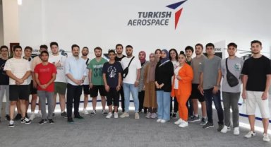 Üniversiteyi Kazanan Öğrencilerle TUSAŞ'ı Ziyaret Ettiler