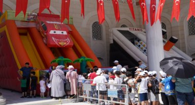 YAZ KURAN KURSLARI KAPANIŞ PROGRAMI VE ÇOCUK ŞENLİĞİ ÇAMLICA CAMİİ’NDE DÜZENLENDİ