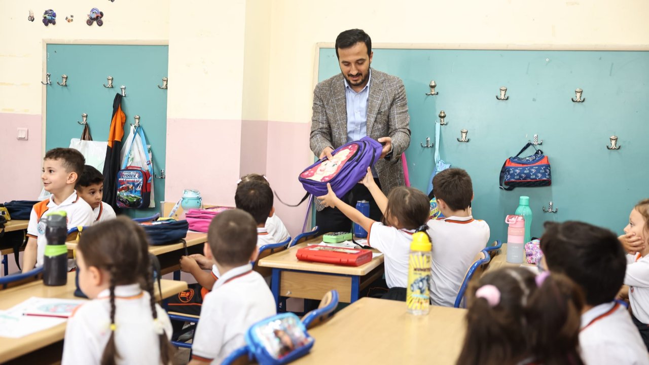 Bağcılar Belediyesi’nden 30 Bin Öğrenciye Çanta ve Kırtasiye Desteği