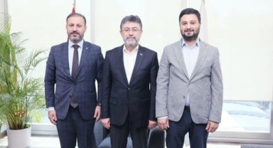 Başkan Öztekin Tarım Ve Orman Bakanı Yumaklı İle Bir Araya Geldi