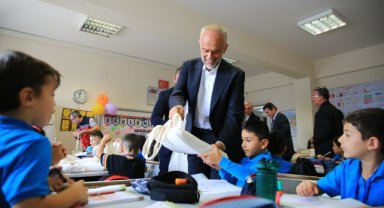 Çekmeköy Belediyesi’nden 50 Bin Öğrenciye Kırtasiye Seti