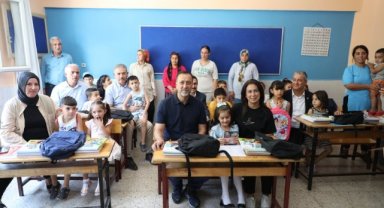 Depremzede Öğrencilerin Çanta Ve Kırtasiye Malzemesi Başkan Yılmaz’dan