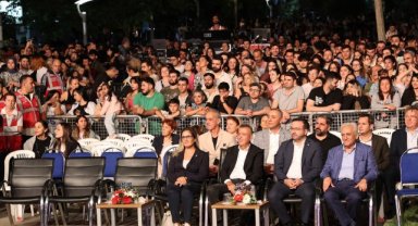 KARDEŞ KÜLTÜRLERİN FESTİVALİ, GÜLŞEN KONSERİYLE MUHTEŞEM BİR AÇILIŞ YAPTI