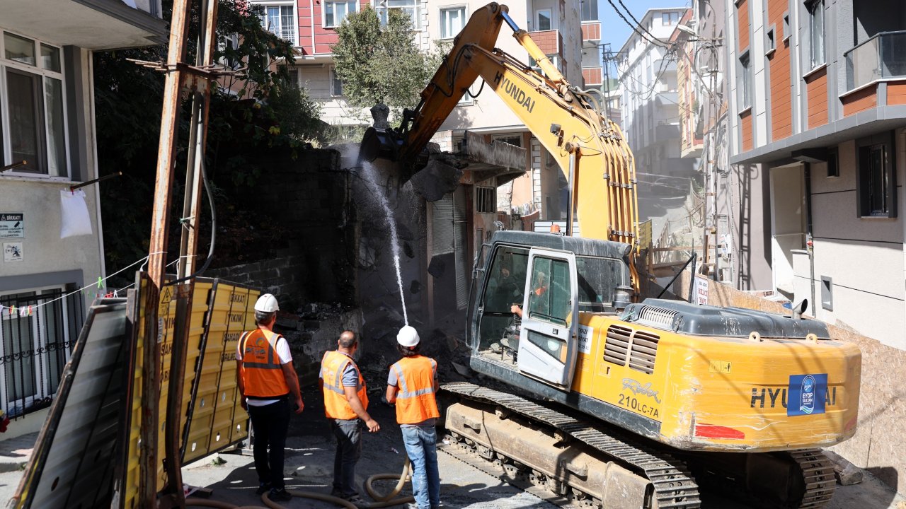 Metruk Yapılar Yıkılıyor