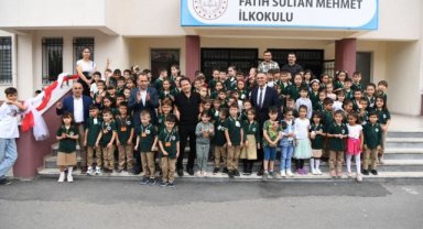Tuzla’da 50 Bin Öğrenciye Kırtasiye Seti Dağıtımı Devam Ediyor