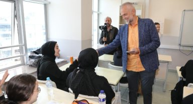 Üniversite Ve Liseye Hazırlıkta Dijital Dershane Desteği