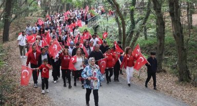 Gençler Cumhuriyet İçin Yürüdü