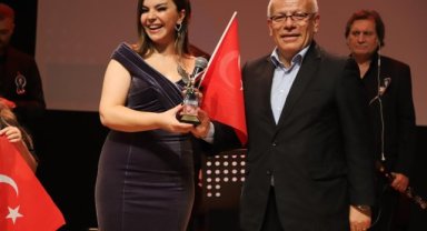 Atatürk'ü Şarkılarla Andılar