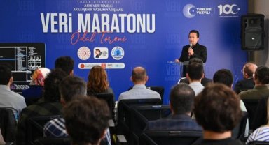 Yazılımcılar Ödülünü Aldı