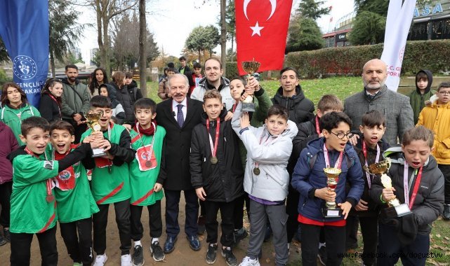 ATATÜRK KIR KOŞUSU’NDA ÖDÜLLER BAŞKAN ATİLA AYDINER’DEN