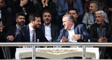 Futbolun Babaları Turnuvası Bakan Osman Aşkın Bak’ın Katıldığı Final Maçıyla Sona Erdi