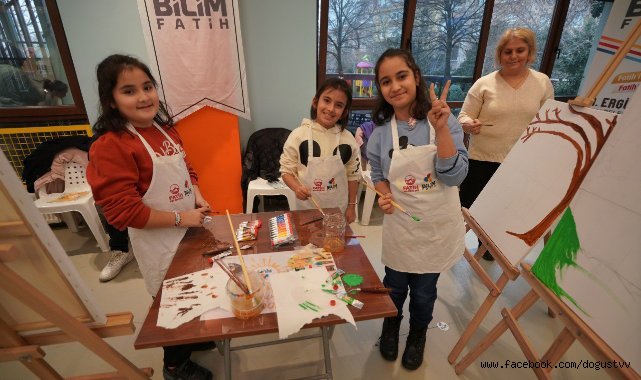 Anne ve Çocukları Bilim Fatih'in Yağlı Boya Etkinliğinde Bir Araya Geliyor