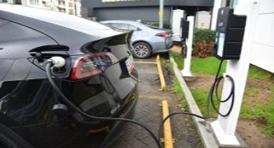Kadıköy Belediyesinden 23 Noktaya Elektrikli Şarj İstasyonu