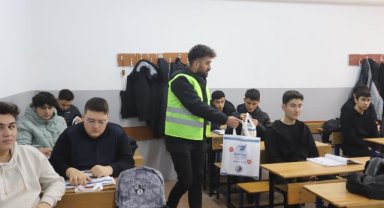 Kartal Belediyesi’nden 10 Bin Öğrenciye LGS ve TYT İçin Kitap Desteği