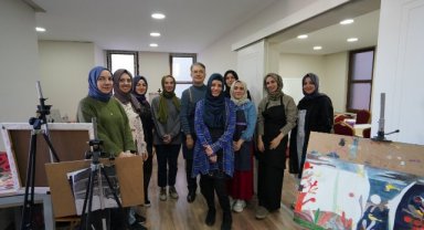 Ressam Cemal Toy'un “Resim” Dersleri Karınca Ayvansaray Eğitim Birimi'nde Gerçekleştiriliyor