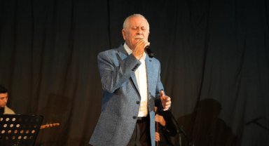 Türk Halk Müziği Sanatçısı Yaşar Sarıkaya Düzenlenen Konserde Sevenleri ile Buluştu