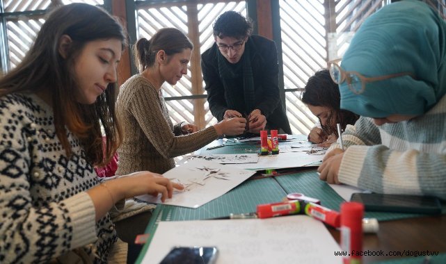 Yedikule Hisarı'ndaki Kirigami Atölyesi'nde Kendi Ağaçlarımızı Tasarlıyoruz