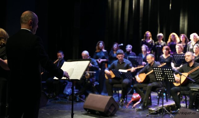 Fatih Belediyesi Türk Halk Müziği Korosu FKSM'de Düzenlendi