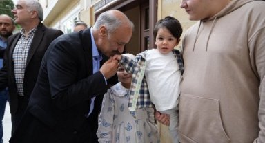 Kartal'ı Enerjisiyle Şaşırtıyor