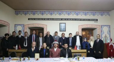 Azmi Karamahmutoğlu,Ahi Kültürünü Araştırma ve Eğitim Vakfı’nı ziyaret etti