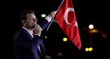 23 NİSAN COŞKUSU ÜSKÜDAR MEYDANI’NA TAŞTI