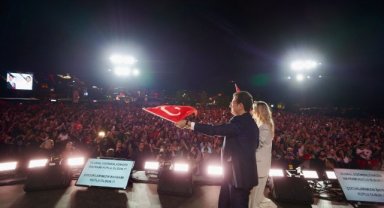 23 NİSAN ULUSAL EGEMENLİK VE ÇOCUK BAYRAMI ÜSKÜDAR DA COŞKUYLA KUTLANDI