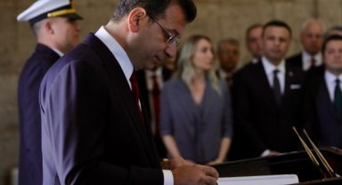 Anıtkabir’i ziyaret eden Ekrem İmamoğlu’nun, Anıtkabir Özel Defteri’ne yazdığı yazı