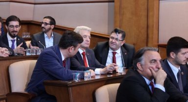 BAŞKAN ÇERKEZ VE MECLİS ÜYELERİ İBB MECLİSİ'NDE