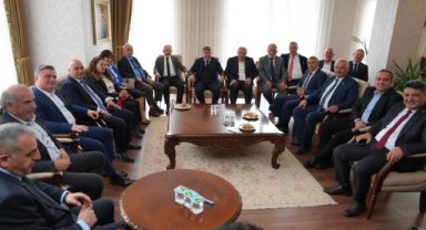 MUHTARLARDAN BAŞKAN ÇERKEZ’E ZİYARET