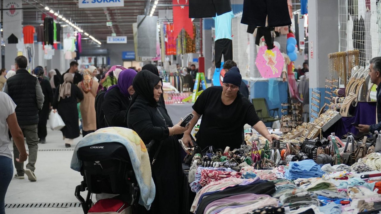 ÜMRANİYELİLER'İN YENİ ALIŞVERİŞ ADRESİ: YAMANEVLER KAPALI PAZAR ALANI AÇILDI