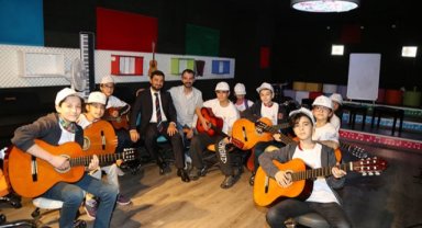 KÂĞITHANE’DE BU YAZ ÇOCUKLAR EĞLENEREK ÖĞRENİYOR