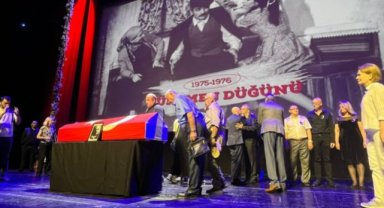 Kenan Işık için AKM'de tören düzenleniyor! Tabutunun başındaki isim dikkat çekti