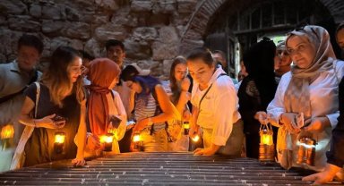 Vatandaşlar, Tarihî Yedikule Hisarı'ndaki 