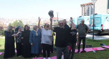 Yaşlılar, Kahkaha Seansında Doyasıya Eğlendi