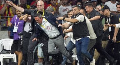 Ali Koç'a sahada saldıran zanlı gözaltında