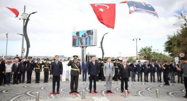 Başkan Balcıoğlu 30 Ağustos Zafer Bayramı’nda Atatürk Anıtı'na Çelenk Sundu